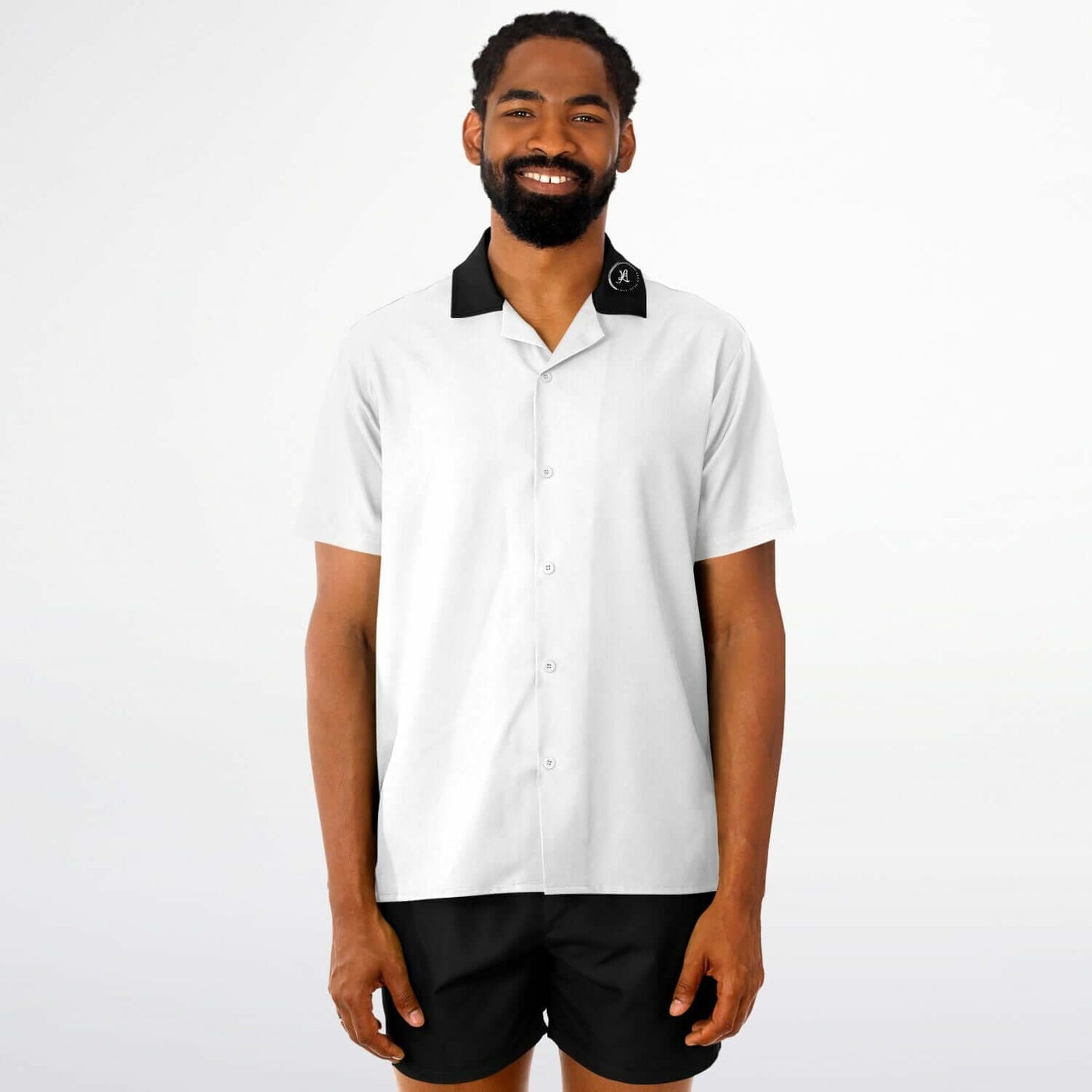 Versatile spread collar shirt from L.O.H., offering a smart and casual look.