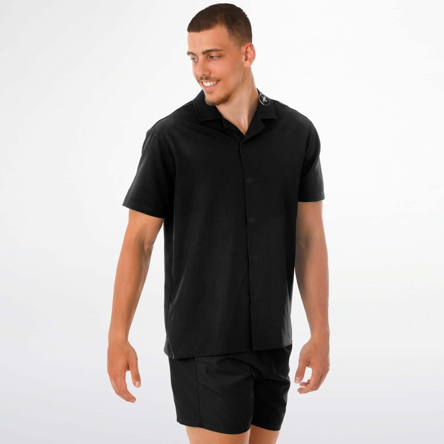 High-quality spread collar shirt from L.O.H., perfect for a laid-back yet put-together look.