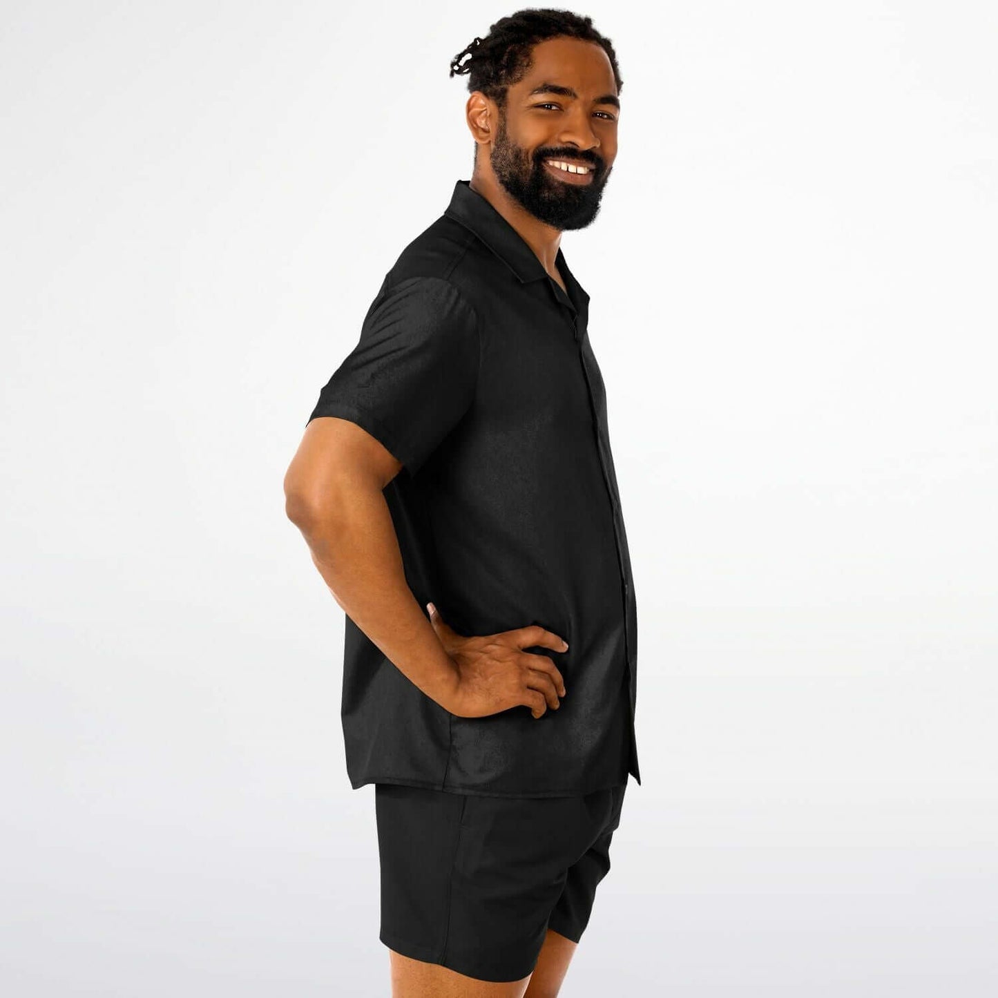 Classic and versatile spread collar shirt by L.O.H., perfect for warm weather dressing.
