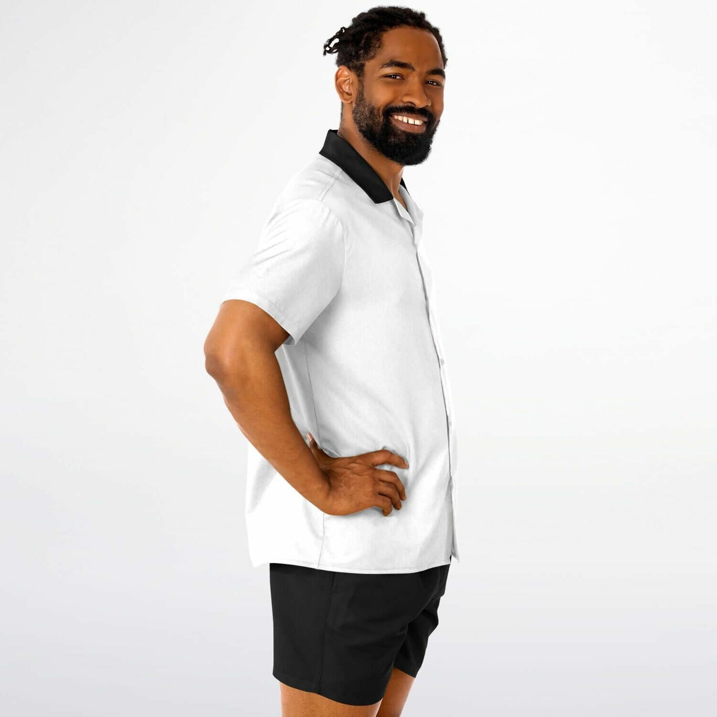 Crisp and clean short sleeve button-down shirt by L.O.H., featuring a classic spread collar.