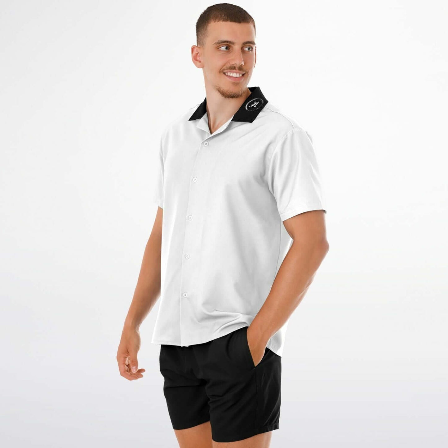 Stylish short sleeve button-down shirt by L.O.H. with a refined spread collar design.