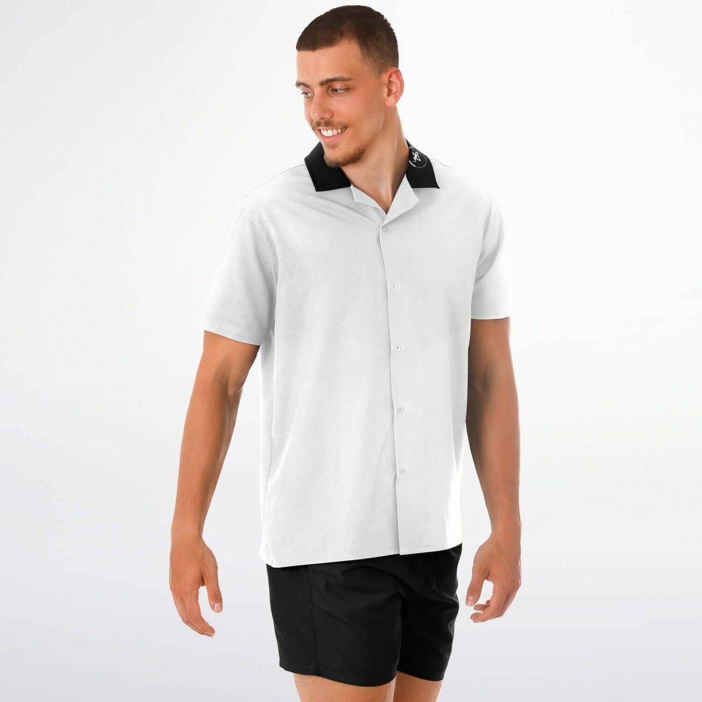 High-quality spread collar shirt from L.O.H., perfect for a laid-back yet put-together look.